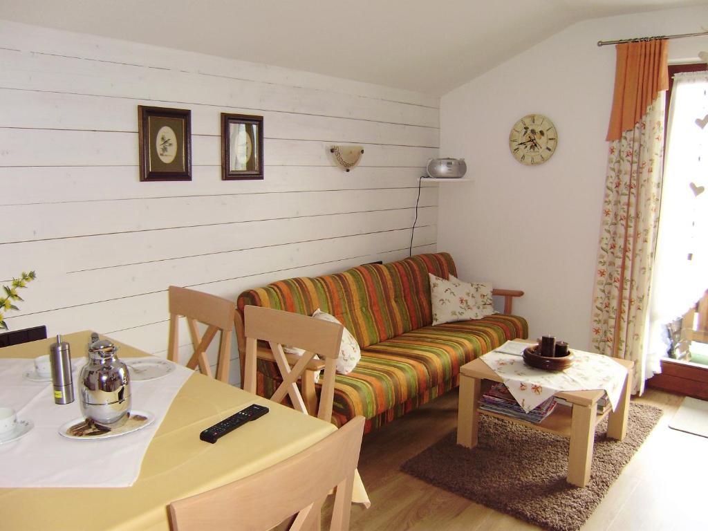Haus Christl Reit Im Winkl, Kostenloser Parkplatz, 5 Minuten Zum Ortszentrum, Ruhige Lage, Wlan Δωμάτιο φωτογραφία